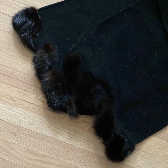 Fur Scarf - Picture 2 of 4